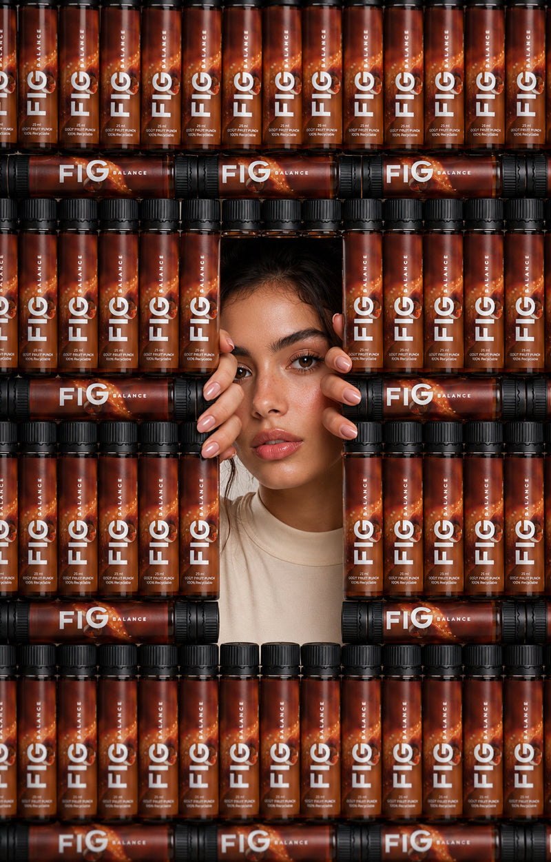 Visage de femme encadré par un mur de shots FIG BALANCE